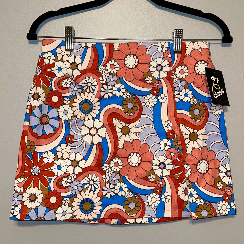 3/$10 | NWT | Art Class groovy skirt